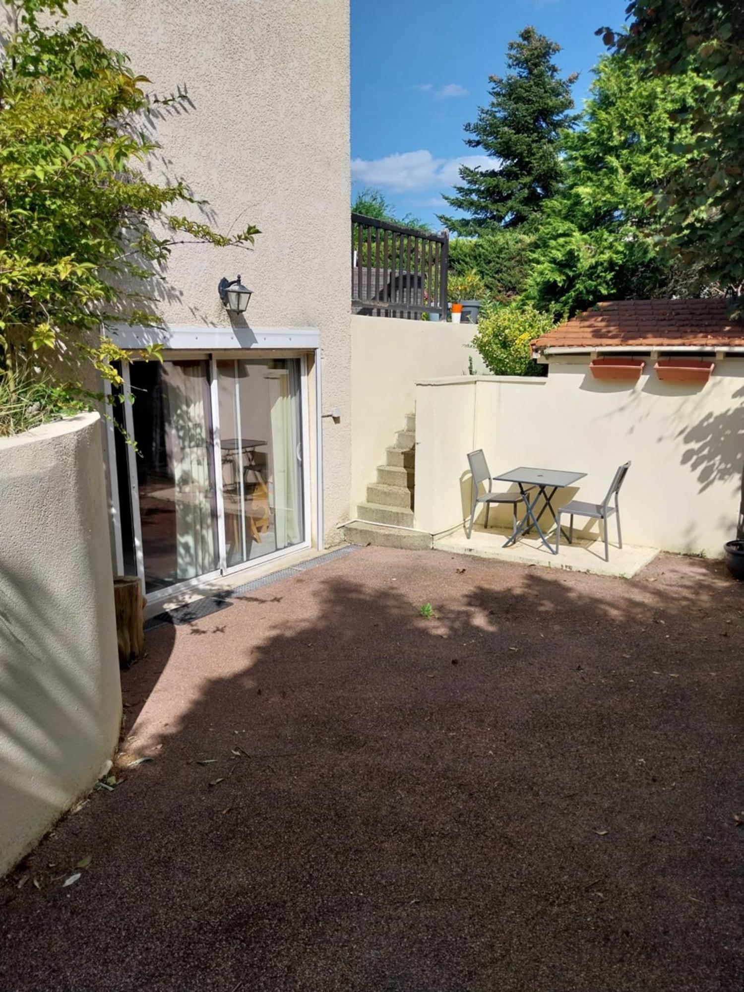 Beau Studio T1 A 30 Km De Paris Saint Germain les Corbeil Bagian luar foto
